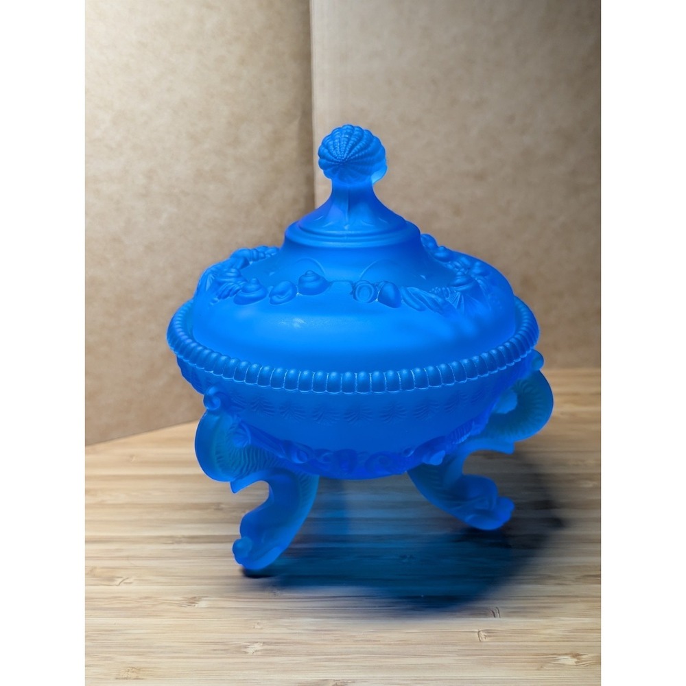 Vintage Westmoreland Argonaut Shell Covered Candy Dish in blue satin glass